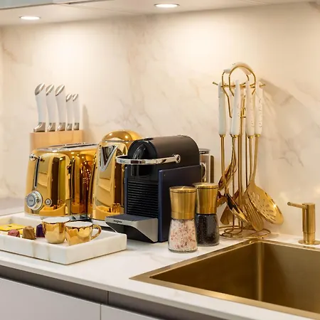The Angelina - Champs Elysees Apartment