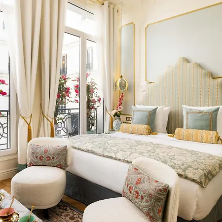 The Angelina - Champs Elysees Apartment Paris